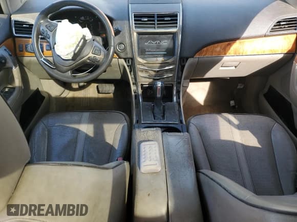 ✅ 2011 Lincoln MKX • VIN: 2LMDJ6JK7BBJ25676 • Lot: 92263005. Listed on Copart with 124,285 mi. Free auction sales archive from the USA and detailed vehicle history report at DreamBid. Image 8.