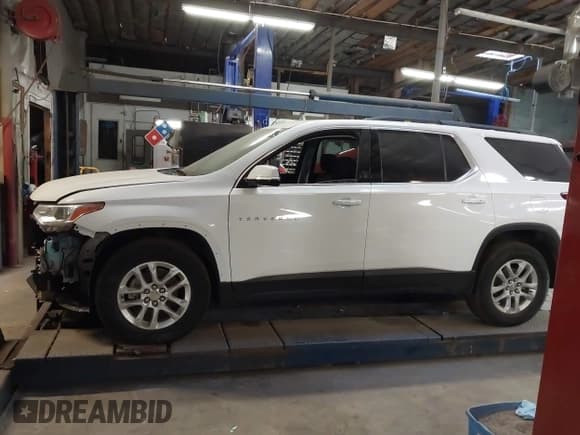 ✅ 2019 Chevrolet Traverse LT Cloth • VIN: 1GNERGKW1KJ315187 • Lot: 43618791. Wystawiony na IAAI z przebiegiem 50 804 mil. Bezpłatny archiwum sprzedaży aukcyjnych z USA i szczegółowy raport historii pojazdu na DreamBid. Zdjęcie 15.