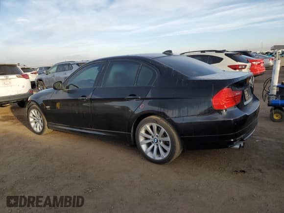 2011 BMW 3 Series 328i xDrive z VIN WBAPK7G59BNN87143, wystawiony jako Copart lot #87017235 z przebiegiem 121 735 mil mil oraz Szkoda całkowita • Salvage title. Historia ofert i sprzedaży dostępna na DreamBid. Obrazek 2.