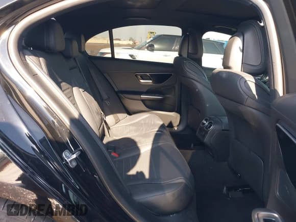 ✅ 2023 Mercedes-Benz C 300 • VIN: W1KAF4GB2PR135736 • Лот: 42932069. Опубликован ранее на IAAI с пробегом 28 024 миль. Бесплатный доступ к архиву аукционных продаж из США и подробный отчёт об истории автомобиля на DreamBid. Изображение 8.
