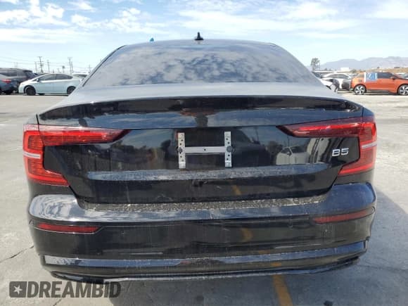 ✅ 2024 Volvo S60 Core Dark Theme • VIN: 7JRL12FK3RG318716 • Лот: 85151795. Опубликован ранее на Copart с пробегом 11 518 миль. Бесплатный доступ к архиву аукционных продаж из США и подробный отчёт об истории автомобиля на DreamBid. Изображение 6.