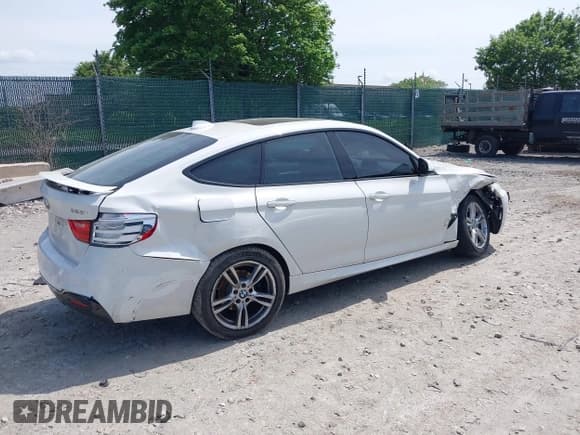 ✅ 2015 BMW 3 Series 328i Gran Turismo xDrive • VIN: WBA3X5C55FD561077 • Lot: 42233280. Listed on IAAI with 110,565 mi. Free auction sales archive from the USA and detailed vehicle history report at DreamBid. Image 4.