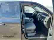 2019 Ram 1500 Tradesman z VIN 1C6RR7FG4KS608001, wystawiony jako Copart lot #85056085 z przebiegiem 53 509 mil mil oraz Szkoda całkowita • Salvage title. Historia ofert i sprzedaży dostępna na DreamBid. Obrazek 5.