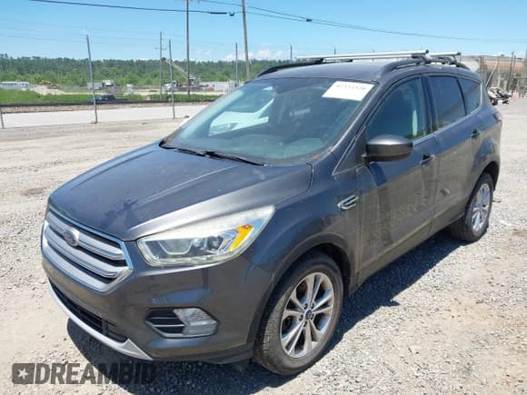 ✅ 2017 Ford Escape SE • VIN: 1FMCU9G9XHUD90910 • Lot: 42333320. Wystawiony na IAAI z przebiegiem 103 073 mil. Bezpłatny archiwum sprzedaży aukcyjnych z USA i szczegółowy raport historii pojazdu na DreamBid. Zdjęcie 2.
