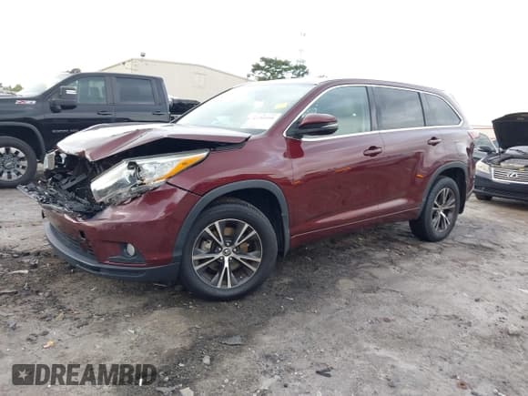 ✅ 2016 Toyota Highlander XLE • VIN: 5TDJKRFHXGS301737 • Lot: 43380496. Wystawiony na IAAI z przebiegiem 106 350 mil. Bezpłatny archiwum sprzedaży aukcyjnych z USA i szczegółowy raport historii pojazdu na DreamBid. Zdjęcie 17.