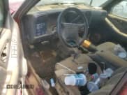 ✅ 1996 Chevrolet Blazer • VIN: 1GNDT13W1T2111686 • Lot: 64119395. Wystawiony na Copart z przebiegiem 138 596 mil. Bezpłatny archiwum sprzedaży aukcyjnych z USA i szczegółowy raport historii pojazdu na DreamBid. Zdjęcie 8.