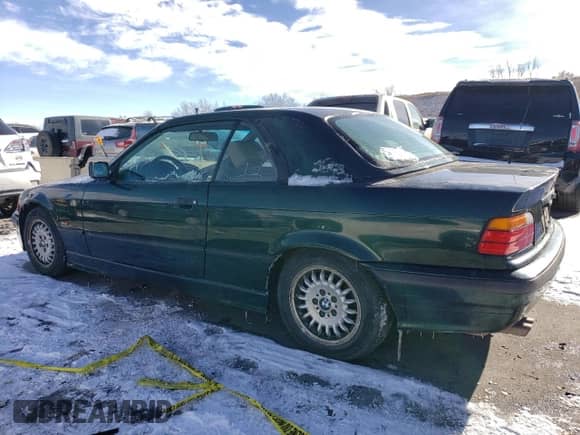 1998 BMW 3 Series 323i z VIN WBABJ732XWEA17086, wystawiony jako Copart lot #45030985 z przebiegiem 224 390 mil mil oraz Czysty tytuł • Clean title. Historia ofert i sprzedaży dostępna na DreamBid. Obrazek 2.