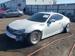 ✅ 2015 Subaru BRZ Premium • VIN: JF1ZCAB19F9606594 • Lot: 43384550. Wystawiony na IAAI z przebiegiem 142 756 mil. Bezpłatny archiwum sprzedaży aukcyjnych z USA i szczegółowy raport historii pojazdu na DreamBid. Zdjęcie 2.