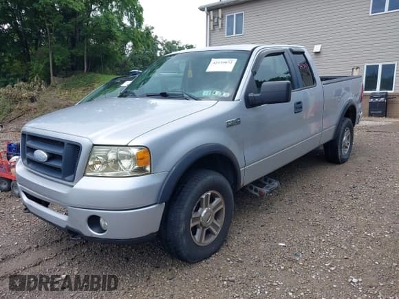 ✅ 2008 Ford F-150 STX • VIN: 1FTRX14W58FC03112 • Lot: 42539072. Wystawiony na IAAI z przebiegiem 124 549 mil. Bezpłatny archiwum sprzedaży aukcyjnych z USA i szczegółowy raport historii pojazdu na DreamBid. Zdjęcie 2.