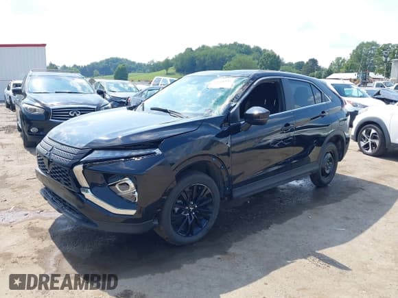✅ 2024 Mitsubishi Eclipse Cross LE • VIN: JA4ATVAAXRZ018654 • Lot: 40034548. Wystawiony na IAAI z przebiegiem 5 618 mil. Bezpłatny archiwum sprzedaży aukcyjnych z USA i szczegółowy raport historii pojazdu na DreamBid. Zdjęcie 2.