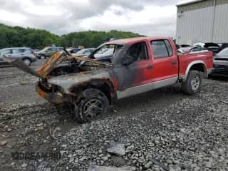 2004 Dodge Dakota SLT z VIN 1D7HG48N14S510167, wystawiony jako Copart lot #64767365 z przebiegiem Nie podano mil oraz Nie do naprawy • Non repairable. Historia ofert i sprzedaży dostępna na DreamBid. Obrazek 1.