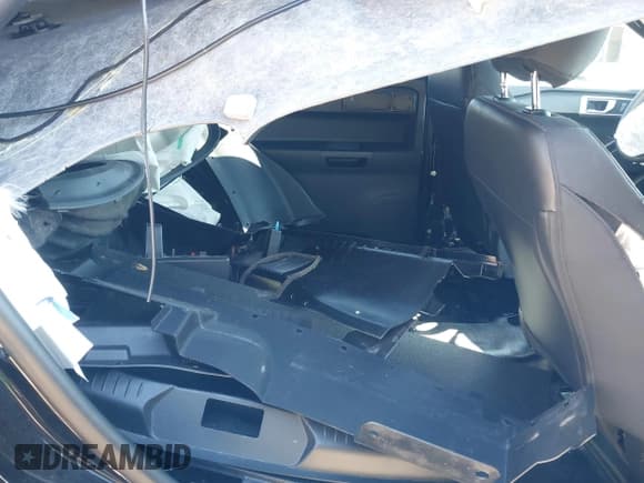 ✅ 2023 Ford Police Interceptor Utility • VIN: 1FM5K8AW0PNA04947 • Lot: 41942825. Wystawiony na IAAI z przebiegiem 37 121 mil. Bezpłatny archiwum sprzedaży aukcyjnych z USA i szczegółowy raport historii pojazdu na DreamBid. Zdjęcie 8.