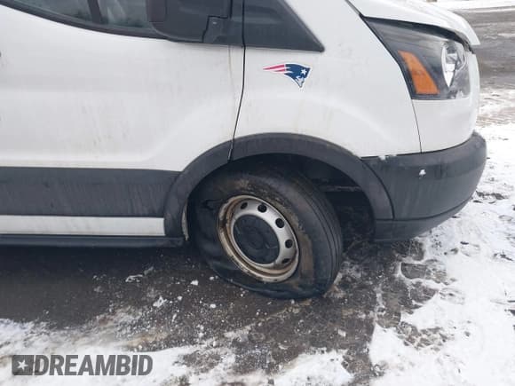 ✅ 2019 Ford Transit • VIN: 1FTYR1YMXKKA90870 • Лот: 41327304. Опубликован ранее на IAAI с пробегом 92 865 миль. Бесплатный доступ к архиву аукционных продаж из США и подробный отчёт об истории автомобиля на DreamBid. Изображение 18.