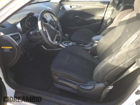 ✅ 2013 Hyundai Veloster w/Black Int • VIN: KMHTC6AD5DU169434 • Lot: 87129194. Wystawiony na Copart z przebiegiem Nie podano. Bezpłatny archiwum sprzedaży aukcyjnych z USA i szczegółowy raport historii pojazdu na DreamBid. Zdjęcie 7.