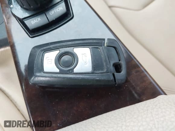 ✅ 2013 BMW 3 Series 320i • VIN: WBA3B1C56DK130134 • Лот: 43636244. Опубликован ранее на IAAI с пробегом 201 637 миль. Бесплатный доступ к архиву аукционных продаж из США и подробный отчёт об истории автомобиля на DreamBid. Изображение 11.