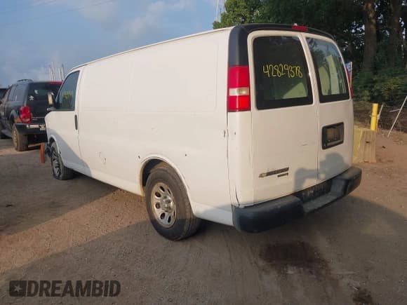 ✅ 2014 Chevrolet Express Cargo • VIN: 1GCSGAFX6E1177295 • Lot: 42829378. Wystawiony na IAAI z przebiegiem 281 183 mil. Bezpłatny archiwum sprzedaży aukcyjnych z USA i szczegółowy raport historii pojazdu na DreamBid. Zdjęcie 3.