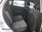 ✅ 2018 Hyundai Kona SE • VIN: KM8K12AA7JU091010 • Лот: 68134673. Опубликован ранее на Copart с пробегом 62 497 миль. Бесплатный доступ к архиву аукционных продаж из США и подробный отчёт об истории автомобиля на DreamBid. Изображение 10.