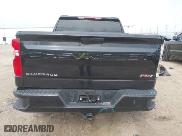 ✅ 2021 Chevrolet Silverado 1500 RST • VIN: 1GCUYEED9MZ419064 • Lot: 42066047. Wystawiony na IAAI z przebiegiem 50 236 mil. Bezpłatny archiwum sprzedaży aukcyjnych z USA i szczegółowy raport historii pojazdu na DreamBid. Zdjęcie 16.