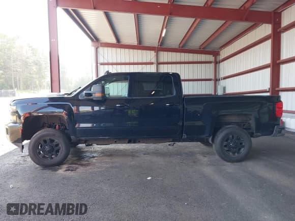 ✅ 2017 Chevrolet Silverado 2500HD LT • VIN: 1GC1KVEY7HF120235 • Lot: 42770202. Wystawiony na IAAI z przebiegiem 110 417 mil. Bezpłatny archiwum sprzedaży aukcyjnych z USA i szczegółowy raport historii pojazdu na DreamBid. Zdjęcie 15.