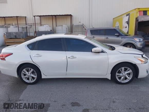 ✅ 2014 Nissan Altima S • VIN: 1N4AL3AP2EC124727 • Lot: 43441118. Listed on IAAI with 48,125 mi. Free auction sales archive from the USA and detailed vehicle history report at DreamBid. Image 14.