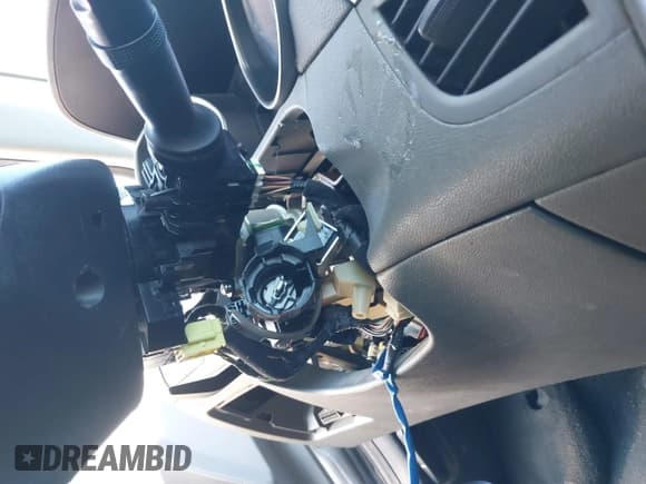 ✅ 2012 Hyundai Elantra GLS • VIN: 5NPDH4AE2CH071672 • Lot: 43459695. Listed on IAAI with 173,451 mi. Free auction sales archive from the USA and detailed vehicle history report at DreamBid. Image 6.