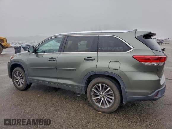 ✅ 2017 Toyota Highlander XLE • VIN: 5TDJZRFH2HS393553 • Lot: 94578105. Listed on Copart with 83,913 mi. Free auction sales archive from the USA and detailed vehicle history report at DreamBid. Image 2.