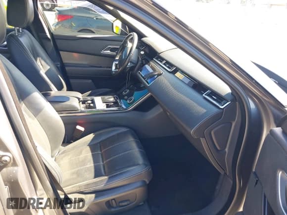 ✅ 2018 Land Rover Range Rover Velar S • VIN: SALYB2RV7JA719788 • Lot: 41867398. Wystawiony na IAAI z przebiegiem 62 626 mil. Bezpłatny archiwum sprzedaży aukcyjnych z USA i szczegółowy raport historii pojazdu na DreamBid. Zdjęcie 5.