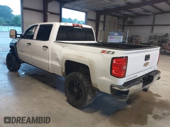 ✅ 2014 Chevrolet Silverado 1500 LT • VIN: 1GCUKREC1EF194139 • Lot: 43278109. Wystawiony na IAAI z przebiegiem 140 786 mil. Bezpłatny archiwum sprzedaży aukcyjnych z USA i szczegółowy raport historii pojazdu na DreamBid. Zdjęcie 3.
