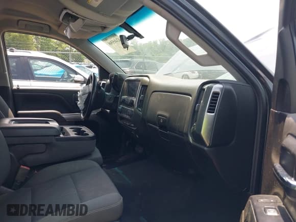 ✅ 2019 Chevrolet Silverado 1500 LT • VIN: 2GCVKPEC9K1134735 • Lot: 42465508. Wystawiony na IAAI z przebiegiem 108 520 mil. Bezpłatny archiwum sprzedaży aukcyjnych z USA i szczegółowy raport historii pojazdu na DreamBid. Zdjęcie 5.