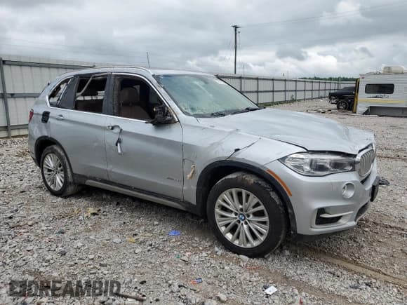 ✅ 2017 BMW X5 xDrive35d • VIN: 5UXKS4C37H0Y15774 • Lot: 58573225. Listed on Copart with 82,162 mi. Free auction sales archive from the USA and detailed vehicle history report at DreamBid. Image 4.