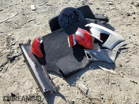 ✅ 2012 Hyundai Genesis 4.6L • VIN: KMHGC4DF6CU172165 • Лот: 49373165. Опубликован ранее на Copart с пробегом 139 400 миль. Бесплатный доступ к архиву аукционных продаж из США и подробный отчёт об истории автомобиля на DreamBid. Изображение 12.