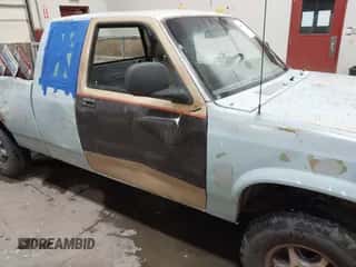 1996 Dodge Dakota z VIN 1B7GG23X6TS548303, wystawiony jako IAAI lot #42500280 z przebiegiem 254 063 mil mil oraz . Historia ofert i sprzedaży dostępna na DreamBid. Obrazek 6.