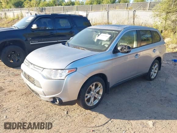 2014 Mitsubishi Outlander SE with VIN JA4AZ3A39EZ002508, listed as a IAAI auction lot 43297966 with 207,511 mi miles and . Bid and sale history available at DreamBid. Image 2.