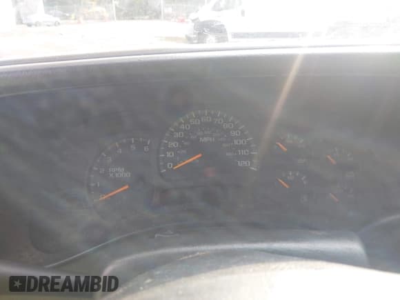 ✅ 2004 Chevrolet Suburban LT • VIN: 3GNFK16Z94G281319 • Lot: 42978931. Listed on IAAI with Not provided. Free auction sales archive from the USA and detailed vehicle history report at DreamBid. Image 7.