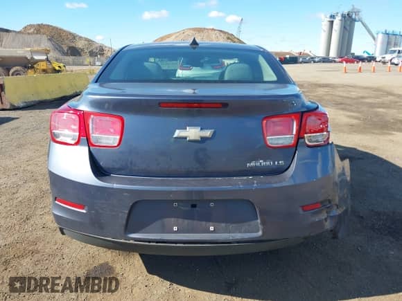 ✅ 2014 Chevrolet Malibu LS • VIN: 1G11B5SL5EF105651 • Lot: 43525247. Listed on IAAI with 124,345 mi miles. Access the free auction sales archive from the USA and view a detailed vehicle history report at DreamBid. Image 16.