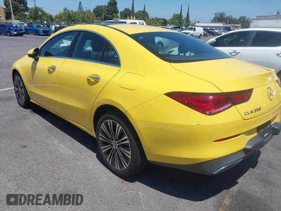 2022 Mercedes-Benz CLA 250 с VIN W1K5J4GB3NN271264, выставлен на аукционе IAAI как лот 42702702 с пробегом 39 188 миль миль и . История ставок и продаж доступна на DreamBid. Изображение 3.