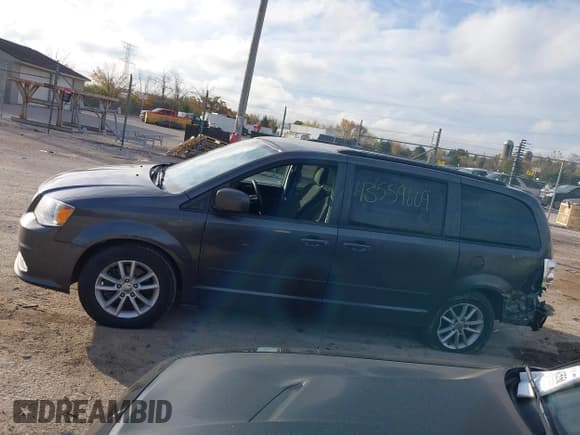 ✅ 2016 Dodge Grand Caravan SXT • VIN: 2C4RDGCG0GR178097 • Lot: 43559609. Wystawiony na IAAI z przebiegiem 154 194 mil. Bezpłatny archiwum sprzedaży aukcyjnych z USA i szczegółowy raport historii pojazdu na DreamBid. Zdjęcie 14.