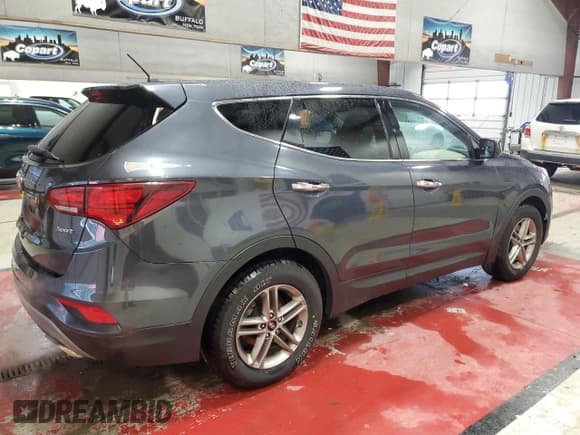 ✅ 2018 Hyundai Santa Fe 2.4L • VIN: 5XYZT3LB7JG560882 • Лот: 90848945. Опубликован ранее на Copart с пробегом 134 050 миль. Бесплатный доступ к архиву аукционных продаж из США и подробный отчёт об истории автомобиля на DreamBid. Изображение 3.