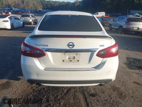 ✅ 2017 Nissan Altima S • VIN: 1N4AL3AP3HC271451 • Lot: 43511126. Listed on IAAI with 183,172 mi. Free auction sales archive from the USA and detailed vehicle history report at DreamBid. Image 16.