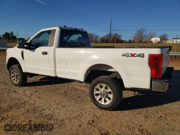 ✅ 2020 Ford F-250 XL • VIN: 1FTBF2B67LEC17427 • Lot: 92701425. Listed on Copart with 55,615 mi. Free auction sales archive from the USA and detailed vehicle history report at DreamBid. Image 2.