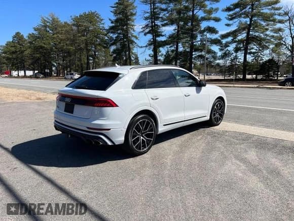 ✅ 2020 Audi SQ8 Premium Plus • VIN: WA1AWAF13LD022753 • Lot: 55786815. Wystawiony na Copart z przebiegiem 84 872 mil. Bezpłatny archiwum sprzedaży aukcyjnych z USA i szczegółowy raport historii pojazdu na DreamBid. Zdjęcie 4.