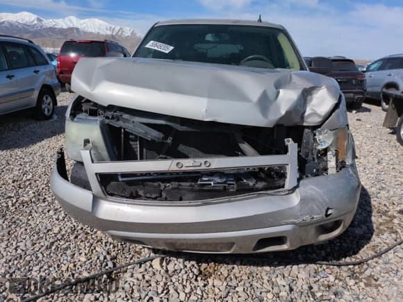 ✅ 2009 Chevrolet Suburban LS • VIN: 1GNFC16079R211582 • Лот: 50649205. Опубликован ранее на Copart с пробегом 258 057 миль. Бесплатный доступ к архиву аукционных продаж из США и подробный отчёт об истории автомобиля на DreamBid. Изображение 5.