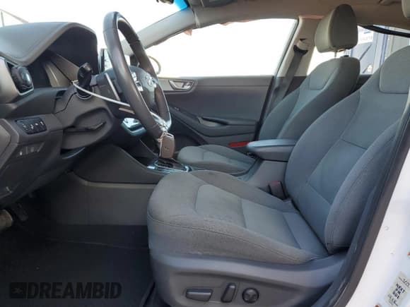 ✅ 2020 Hyundai Ioniq SE • VIN: KMHC75LC8LU238845 • Lot: 86889765. Listed on Copart with 96,635 mi. Free auction sales archive from the USA and detailed vehicle history report at DreamBid. Image 7.