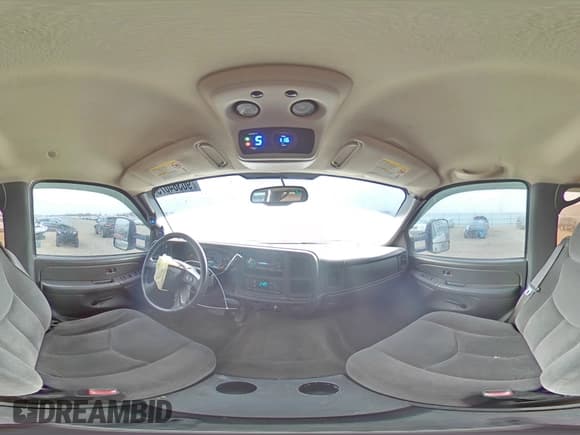 ✅ 2005 Chevrolet Silverado 2500HD LS • VIN: 1GCHK23255F863175 • Lot: 90364075. Wystawiony na Copart z przebiegiem 246 315 mil. Bezpłatny archiwum sprzedaży aukcyjnych z USA i szczegółowy raport historii pojazdu na DreamBid. Zdjęcie 14.