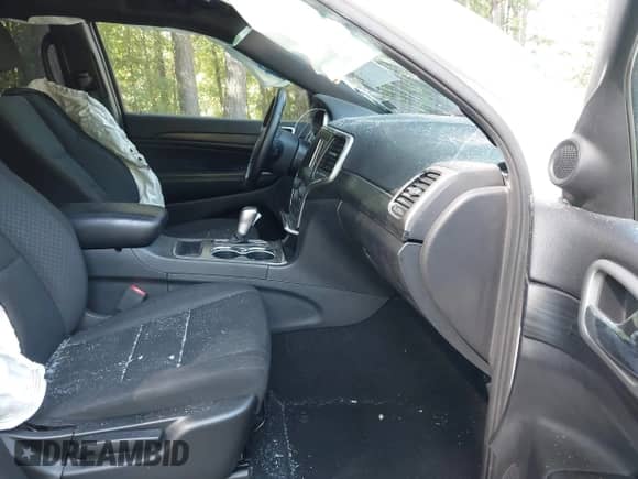 2020 Jeep Grand Cherokee Altitude z VIN 1C4RJEAG4LC244539, wystawiony jako IAAI lot #43291266 z przebiegiem 73 378 mil mil oraz . Historia ofert i sprzedaży dostępna na DreamBid. Obrazek 5.