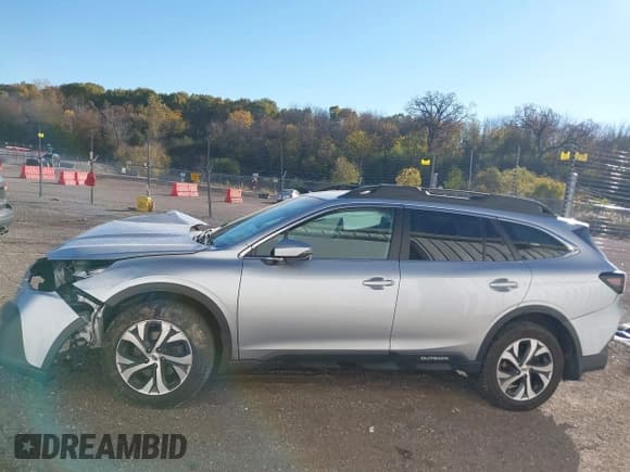✅ 2020 Subaru Outback Limited • VIN: 4S4BTALC2L3151402 • Lot: 43592648. Wystawiony na IAAI z przebiegiem 125 693 mil. Bezpłatny archiwum sprzedaży aukcyjnych z USA i szczegółowy raport historii pojazdu na DreamBid. Zdjęcie 15.