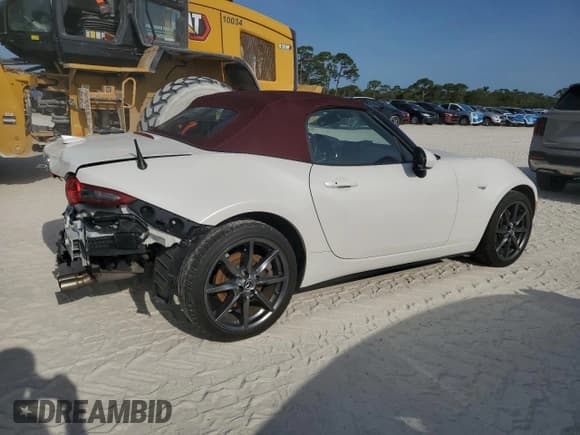 ✅ 2018 Mazda MX-5 Miata Grand Touring • VIN: JM1NDAD70J0202751 • Лот: 55337495. Опубликован ранее на Copart с пробегом 33 183 миль. Бесплатный доступ к архиву аукционных продаж из США и подробный отчёт об истории автомобиля на DreamBid. Изображение 3.