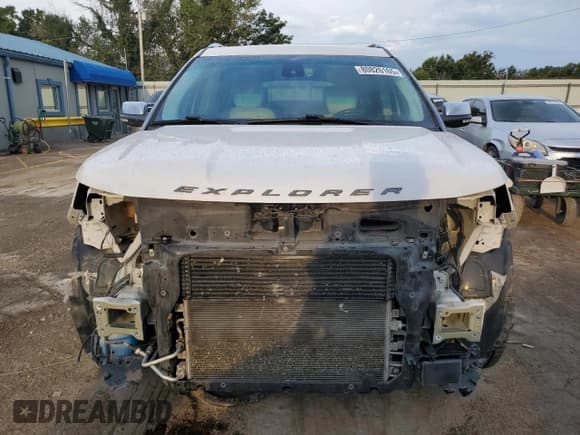 ✅ 2017 Ford Explorer Platinum • VIN: 1FM5K8HT1HGE41678 • Lot: 80826165. Wystawiony na Copart z przebiegiem 106 134 mil. Bezpłatny archiwum sprzedaży aukcyjnych z USA i szczegółowy raport historii pojazdu na DreamBid. Zdjęcie 5.