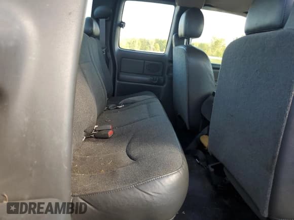 ✅ 2005 Chevrolet Silverado 1500 LS • VIN: 1GCEK19T35E122767 • Лот: 74252264. Опубликован ранее на Copart с пробегом 323 442 миль. Бесплатный доступ к архиву аукционных продаж из США и подробный отчёт об истории автомобиля на DreamBid. Изображение 10.