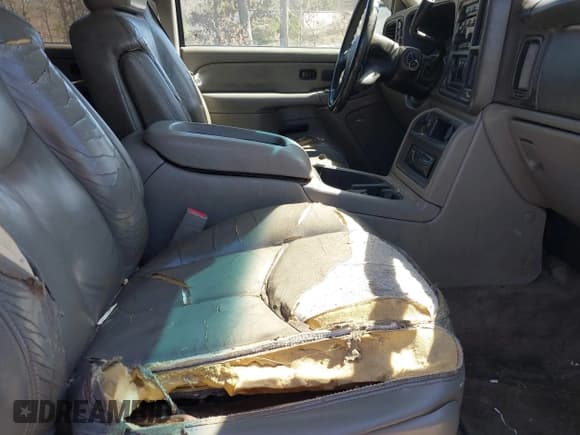 ✅ 2005 Chevrolet Suburban LT • VIN: 3GNFK16Z15G153318 • Лот: 41703930. Опубликован ранее на IAAI с пробегом 280 097 миль. Бесплатный доступ к архиву аукционных продаж из США и подробный отчёт об истории автомобиля на DreamBid. Изображение 5.